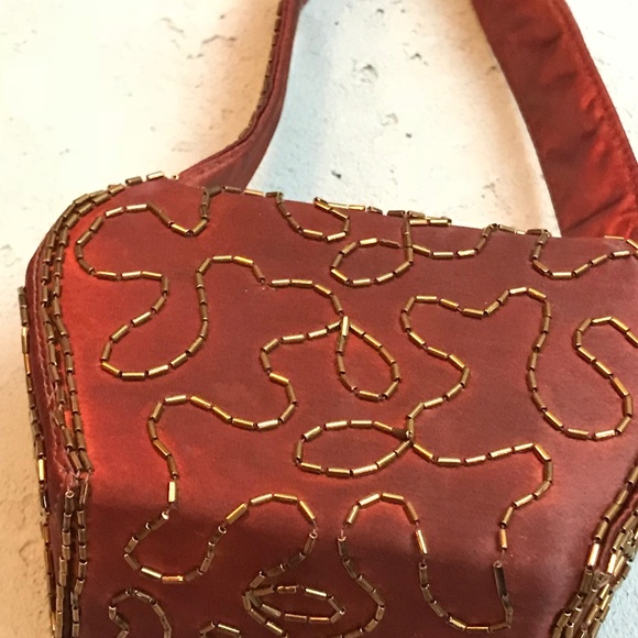 Vintage structured bead embroidered satin red bag - Picture 8 of 8